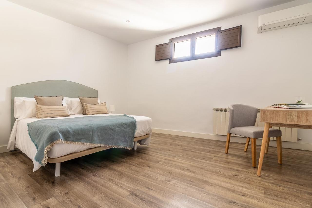 Apartamentos El Patio Plaza Santa Clara Касерес Экстерьер фото