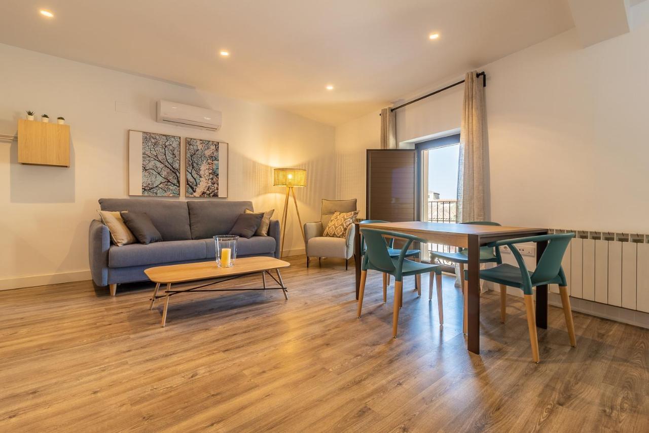 Apartamentos El Patio Plaza Santa Clara Касерес Экстерьер фото