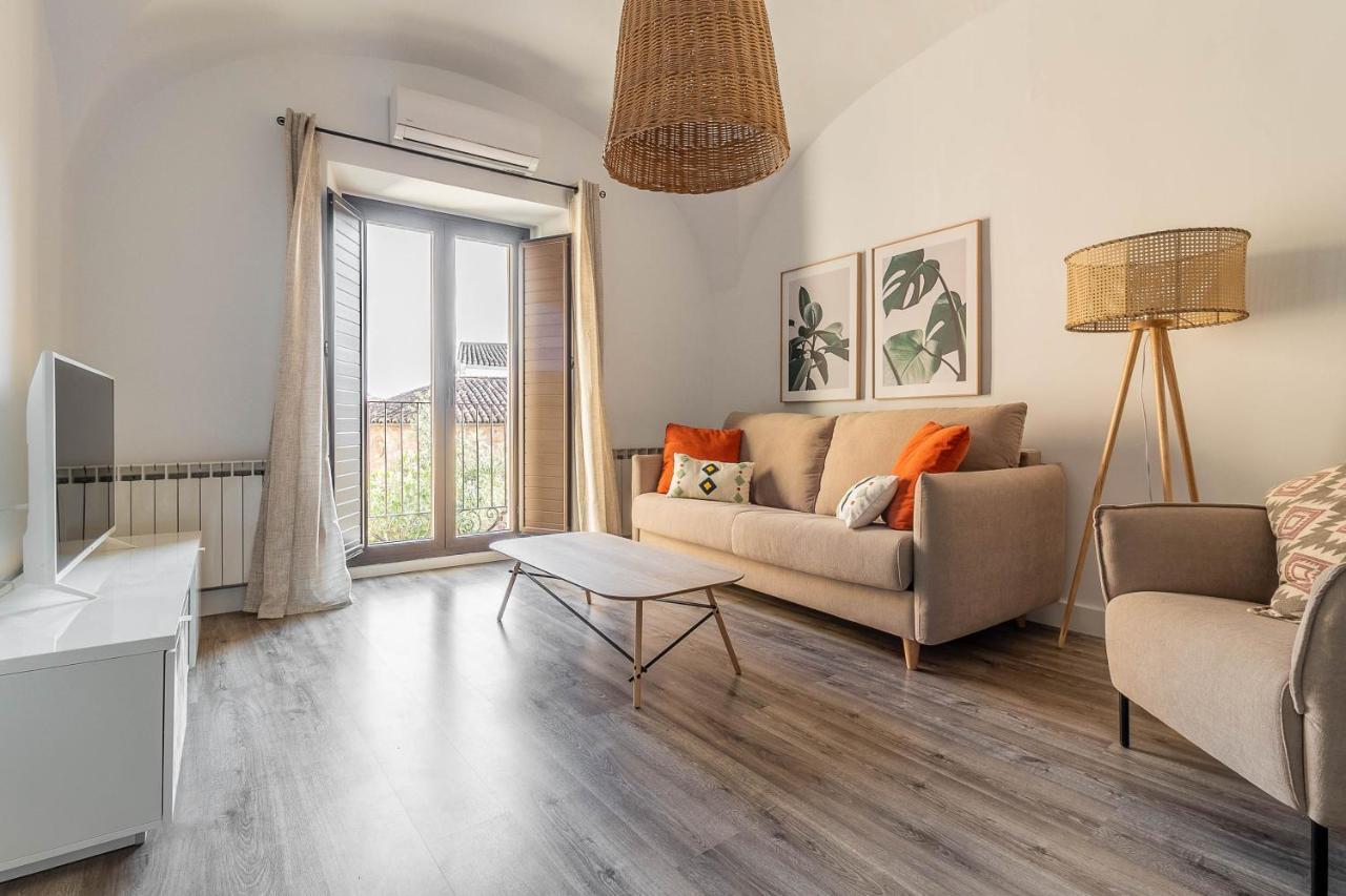 Apartamentos El Patio Plaza Santa Clara Касерес Экстерьер фото