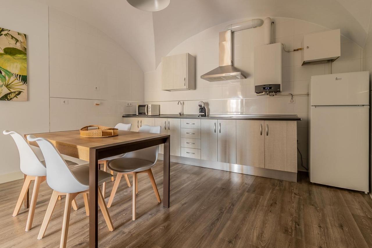 Apartamentos El Patio Plaza Santa Clara Касерес Экстерьер фото
