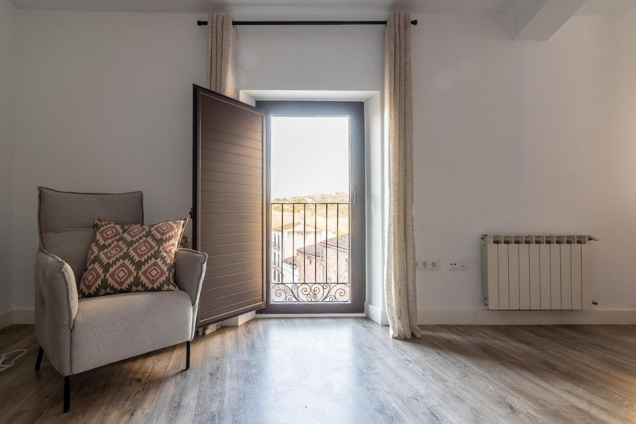 Apartamentos El Patio Plaza Santa Clara Касерес Экстерьер фото