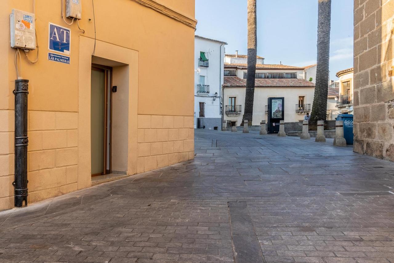 Apartamentos El Patio Plaza Santa Clara Касерес Экстерьер фото
