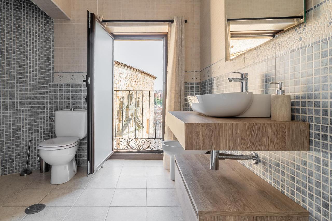 Apartamentos El Patio Plaza Santa Clara Касерес Экстерьер фото
